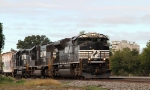 NS 2715 leads train 338 northbound